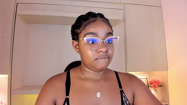 Snapshot of tamaraa_smiith chatting on November 2025 07:37:01 PM tamaraa smiith online show from November 2025 07:37:01 PM