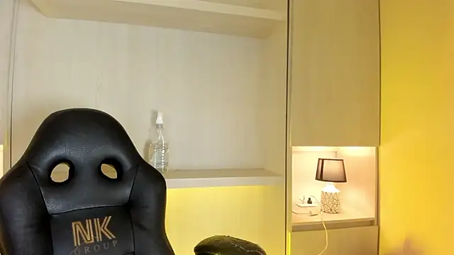 Snapshot of tamaraa_smiith chatting on November 2025 07:34:02 PM tamaraa smiith online show from November 2025 07:34:02 PM