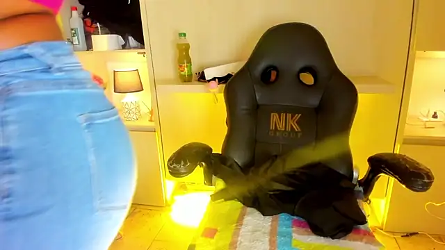 Snapshot of tamaraa_smiith chatting on November 2025 07:35:02 PM tamaraa smiith online show from November 2025 07:35:02 PM