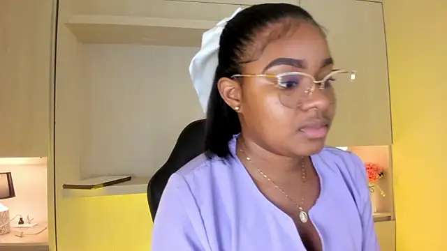 Snapshot of tamaraa_smiith chatting on November 2025 08:08:02 PM tamaraa smiith online show from November 2025 08:08:02 PM