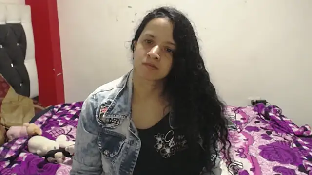 Snapshot of Katty_Bones chatting on March 2025 06:05:02 AM Katty Bones online show from March 2025 06:05:02 AM