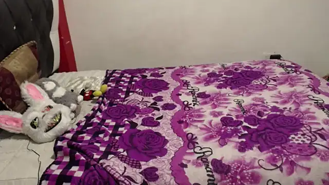 Snapshot of Katty_Bones chatting on November 2025 01:44:01 PM Katty Bones online show from November 2025 01:44:01 PM