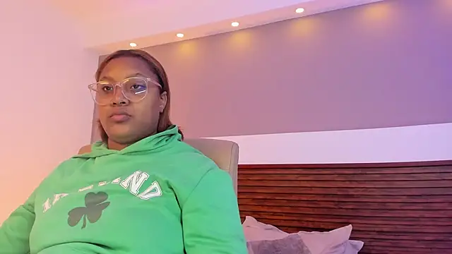 Adelehottman online show from March 2026 12:11:01 PM