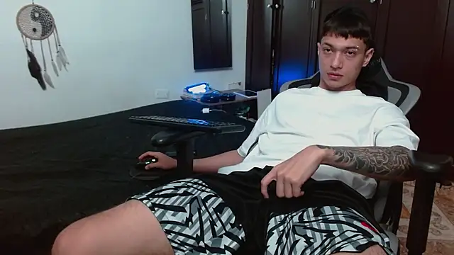 aaron blug online show from October 2025 02:12:02 AM