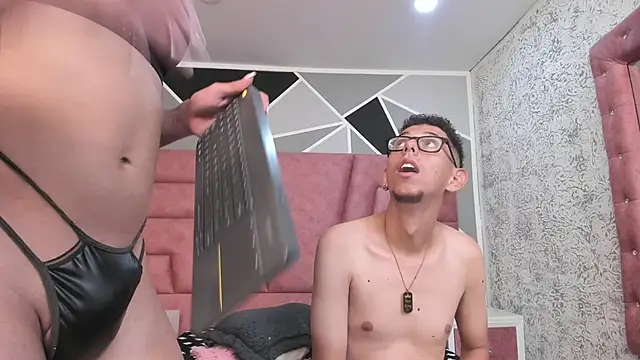 Derek and Skarlet online show from January 2025 07:10:01 PM