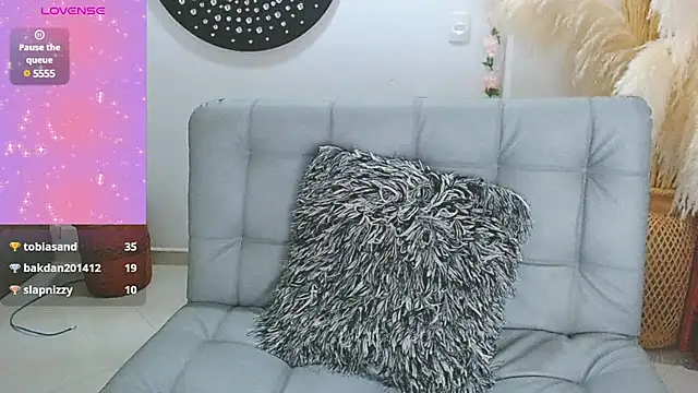 Isabelhot1 online show from February 2025 07:24:02 PM