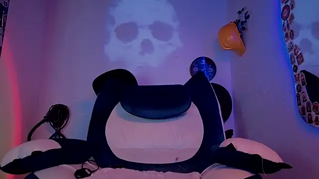 Ash gusbig online show from September 2025 03:50:01 AM