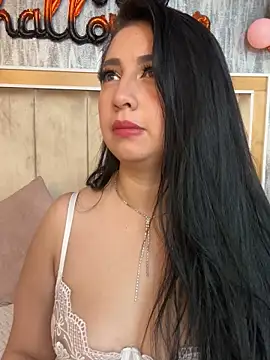 Snapshot of AshleeyPrincess chatting on October 2025 02:18:01 PM AshleeyPrincess online show from October 2025 02:18:01 PM