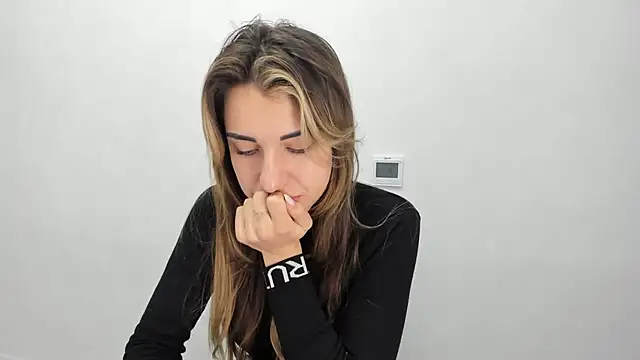 Summmmersky online show from January 2025 08:21:01 AM