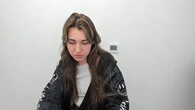 Summmmersky online show from January 2025 12:29:02 PM