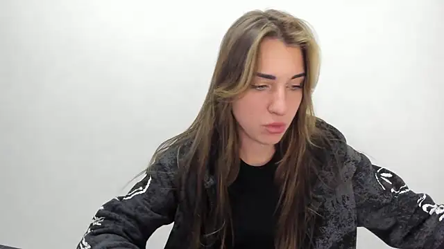 Summmmersky online show from February 2025 04:18:01 PM