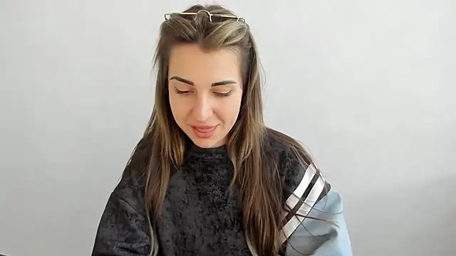 Summmmersky online show from March 2025 02:19:02 PM