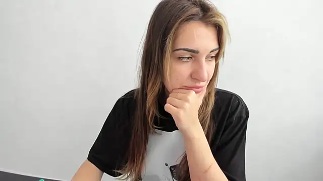 Summmmersky online show from March 2025 01:40:02 PM