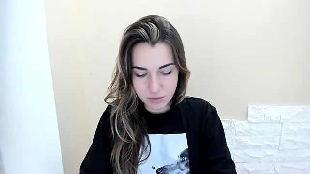 Summmmersky online show from November 2025 01:22:01 PM