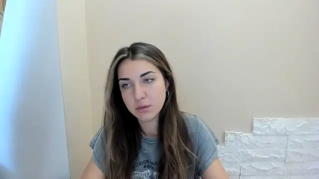 Summmmersky online show from November 2025 07:44:02 AM