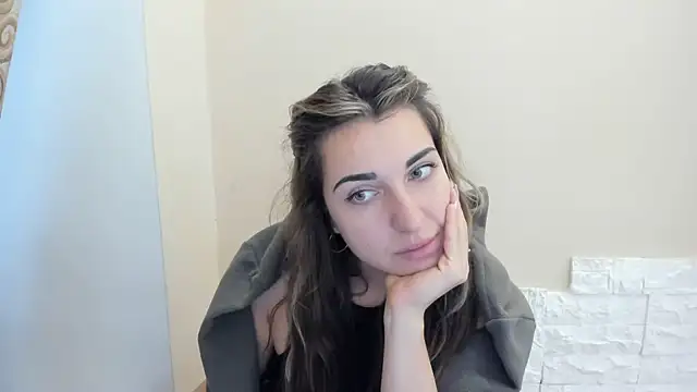 Summmmersky online show from November 2025 08:18:01 AM