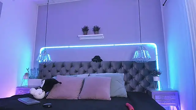 Naomii Soto online show from December 2024 04:17:01 PM