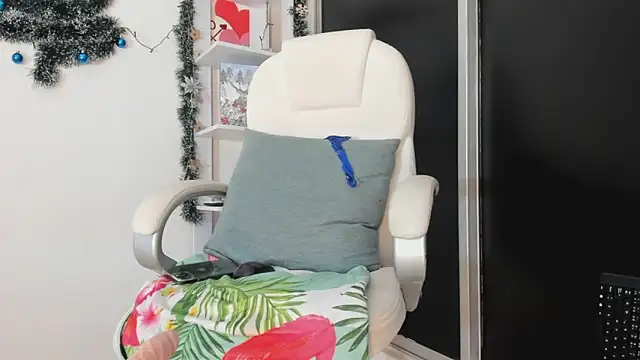 UrNewFantasy online show from January 2025 02:41:01 PM