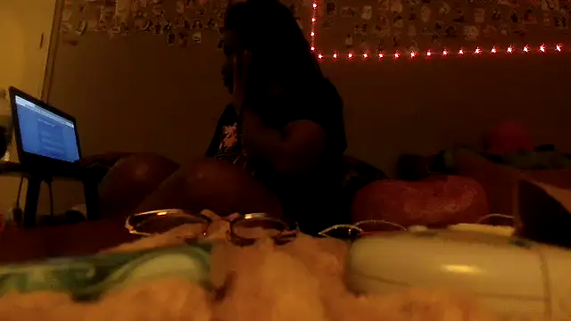 EbonyFetishQueen online show from September 2025 01:00:01 PM