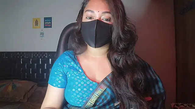 Most-Beautiful-Queen online show from November 2025 07:05:02 PM