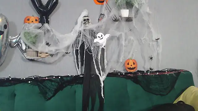 IzabelllNoir online show from October 2025 06:37:01 AM