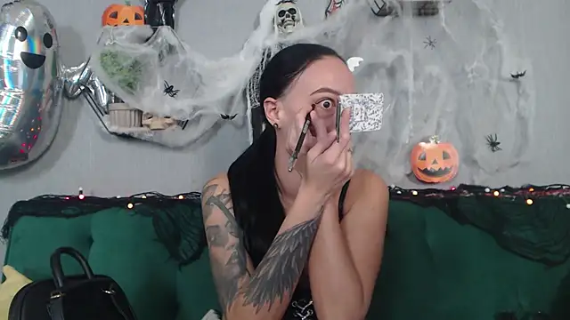 IzabelllNoir online show from October 2025 12:06:02 PM