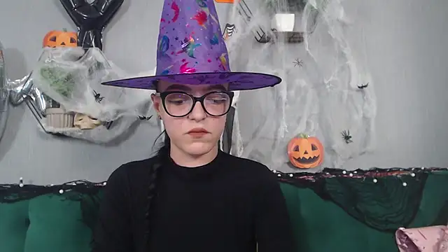 IzabelllNoir online show from October 2025 09:32:01 AM