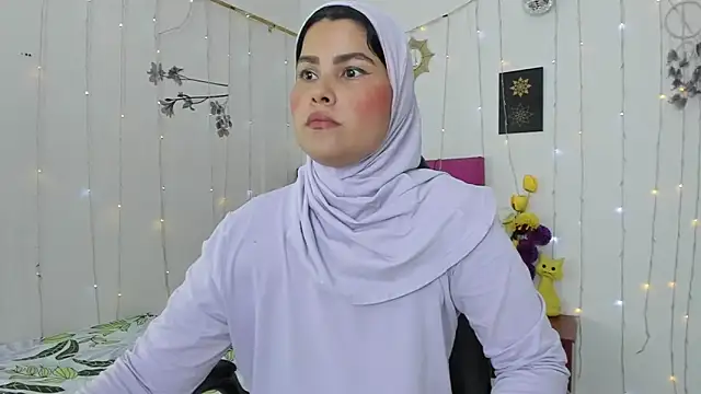 AishaAmin  online show from March 2025 12:12:01 PM