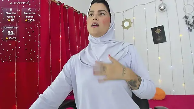 AishaAmin  online show from January 2026 12:21:01 PM