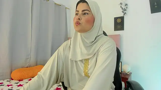 Snapshot of AishaAmin_ chatting on June 2026 12:07:01 PM AishaAmin online show from June 2026 12:07:01 PM