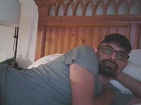 Snapshot of spence204011 chatting on October 2025 03:28:02 AM spence204011 online show from October 2025 03:28:02 AM