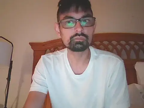 Snapshot of spence204011 chatting on October 2025 09:33:01 PM spence204011 online show from October 2025 09:33:01 PM