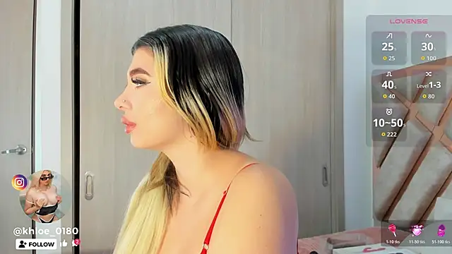 Snapshot of khloe__018 chatting on November 2025 11:20:02 AM khloe 018 online show from November 2025 11:20:02 AM