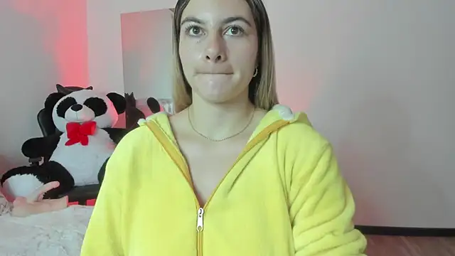 AtheneaRossi online show from February 2025 10:44:02 AM