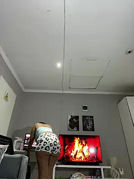 Snapshot of Bootyfulbarbiie chatting on December 2024 02:10:01 AM Bootyfulbarbiie online show from December 2024 02:10:01 AM