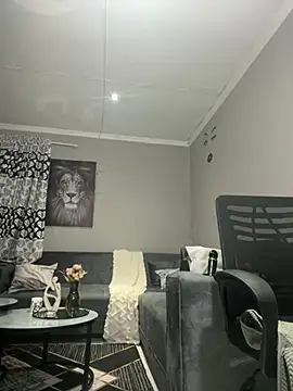 Snapshot of Bootyfulbarbiie chatting on January 2025 08:55:01 PM Bootyfulbarbiie online show from January 2025 08:55:01 PM