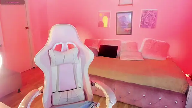 Aliciia cute1 online show from October 2025 09:45:01 PM