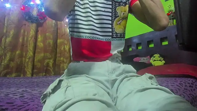 Snapshot of Brenda_Smith69 chatting on December 2025 07:51:01 PM Brenda Smith69 online show from December 2025 07:51:01 PM