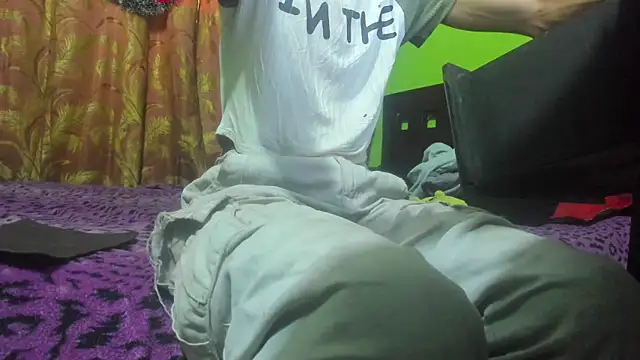 Snapshot of Brenda_Smith69 chatting on December 2025 08:14:01 PM Brenda Smith69 online show from December 2025 08:14:01 PM