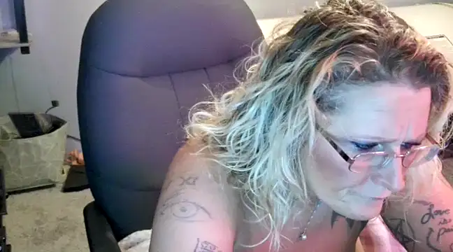 Lisalovely6981 online show from January 2025 12:27:02 PM