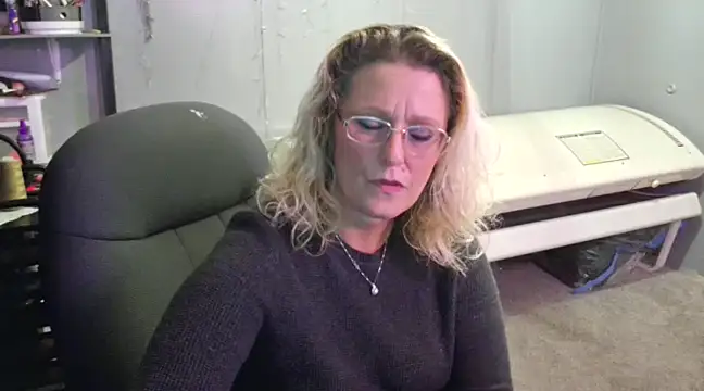 Lisalovely6981 online show from January 2025 10:26:01 PM