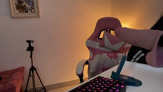 SweetPaige  online show from March 2026 05:17:01 PM