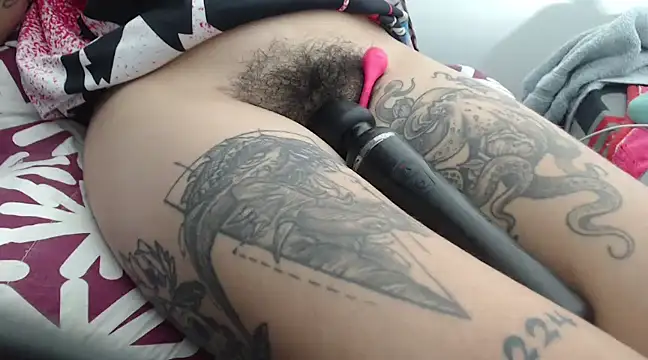 Snapshot of meganfoxx9 chatting on February 2025 05:44:02 AM meganfoxx9 online show from February 2025 05:44:02 AM