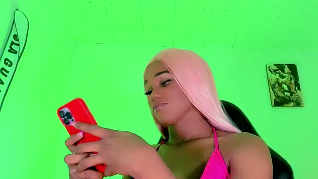 naomy  xx online show from October 2025 03:20:01 PM