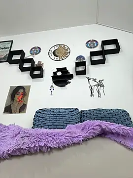 jamilaross online show from October 2025 09:15:01 PM