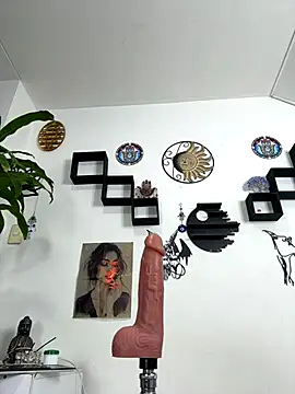 jamilaross online show from October 2025 09:21:02 PM