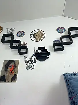 jamilaross online show from December 2025 09:19:02 PM