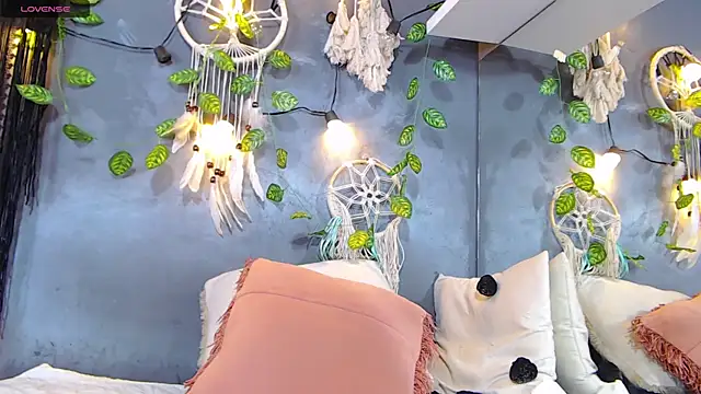 Snapshot of ItsVenuss chatting on February 2025 06:48:02 PM ItsVenuss online show from February 2025 06:48:02 PM