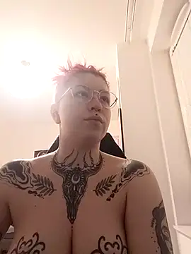 divine eve online show from February 2025 07:17:02 PM