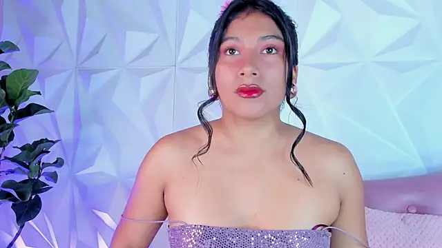 Snapshot of LinnaGardenia chatting on January 2025 02:14:01 PM LinnaGardenia online show from January 2025 02:14:01 PM